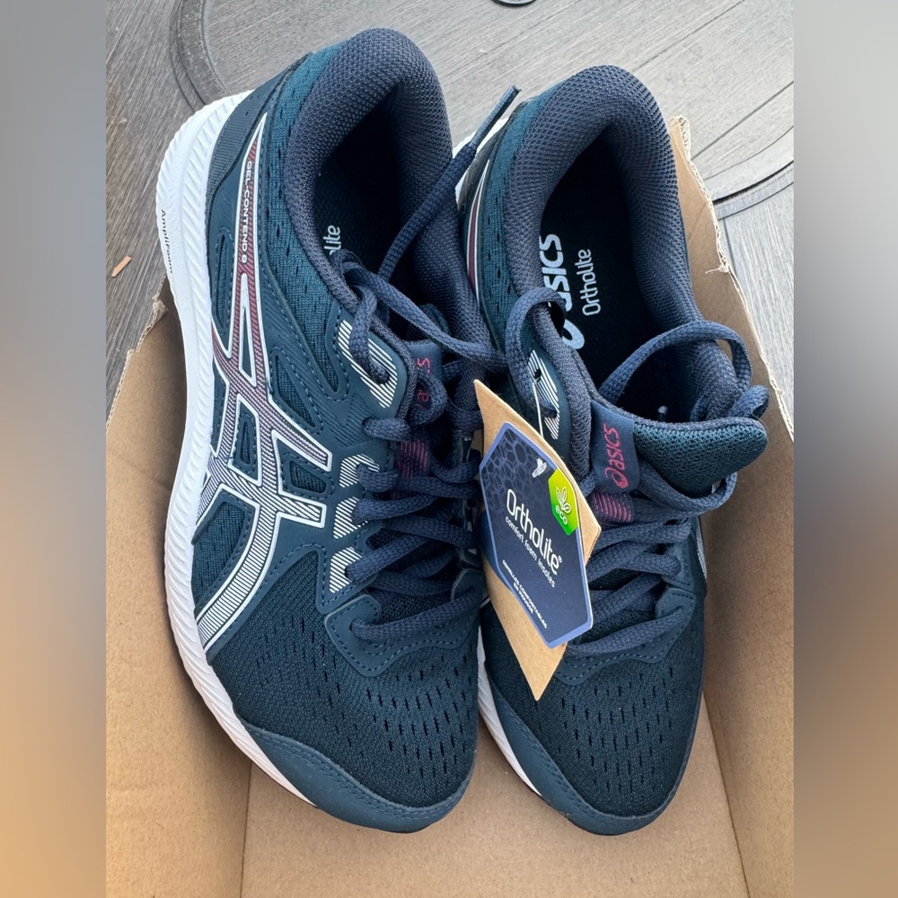 New with tags running shoes!